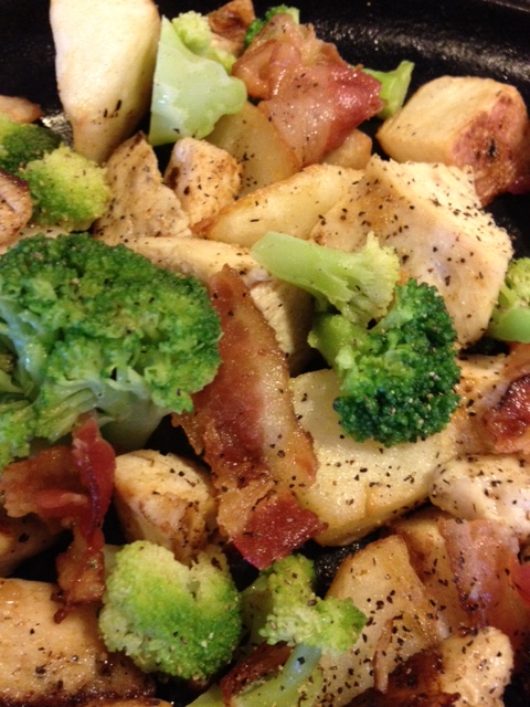 Broccoli, chicken and bacon scramble